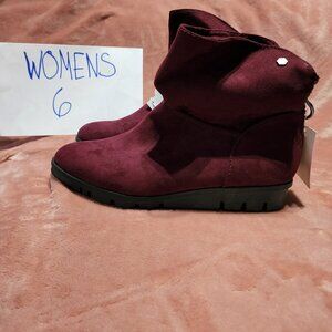 Womens Size 6 Basic Editions Burgundy Rear Zip Up Faux Suede Ankle Boots NWT